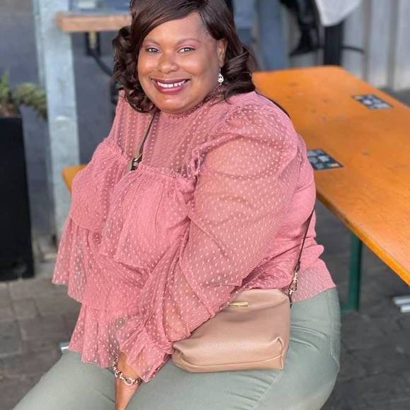 Meet your Posher, Felecia - Picture 1 of 1